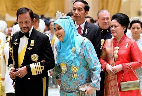 His former second wife, mariam abdul aziz (the former pengiran isteri), was a. Ceritalah ASEAN - Monarki kembali bersama media sosial ...