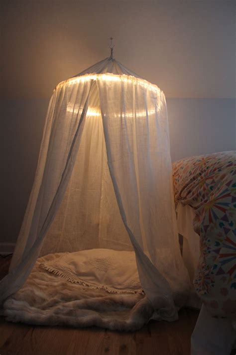Feelinglove indoor privacy play tent on bed. DIY Canopy Beds Bring Magic To Your Home