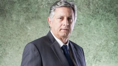 A informação foi divulgada pela tv globo, emissora para a qual o artista fez vários trabalhos. Eduardo Galvão está internado com Covid-19 - Famosos ...