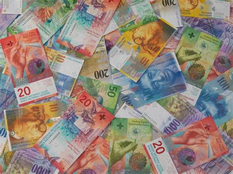 Alte banknoten können künftig ohne frist eingetauscht werden. Radio Pilatus | 25'000 Franken im Bus vergessen