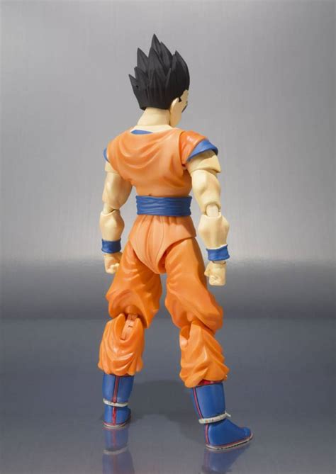 The initial manga, written and illustrated by toriyama, was serialized in ''weekly shōnen jump'' from 1984 to 1995, with the 519 individual chapters collected into 42 ''tankōbon'' volumes by its publisher shueisha. Ultimate Gohan S.H. Figuarts | Bandai Tamashii Nations | Dragon ball