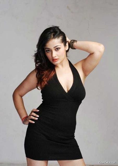 indian actress kiran rathod big boobs hanging deep cleavage at latest photoshoot black wide