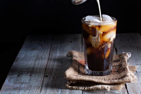 5 Great Recipes To Make Cold Coffee Drinks In Hot Weather