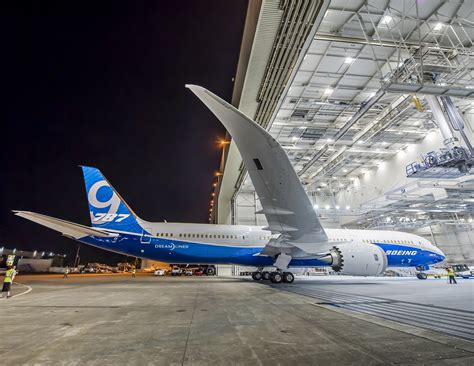 Photos First 787 9 Dreamliner In New Boeing Livery Airlinereporter