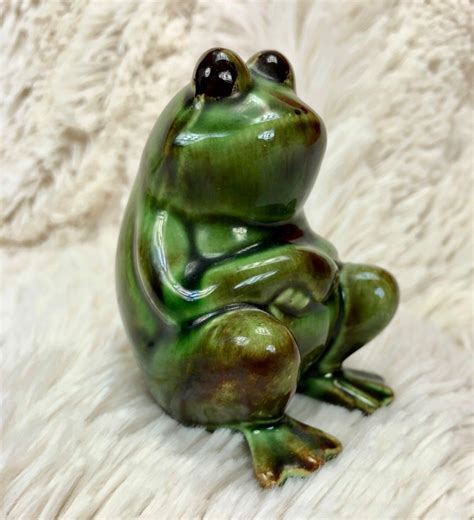 Vintage Frog Figurine Ceramic Green Sitting Hands Crossed Cute 3