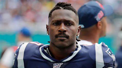 Arrest Warrant Issued For Former Nfl Wide Receiver Antonio Brown In Assault Case Abc News