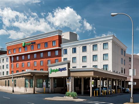 Affordable Downtown Hotels In Albany Ny Holiday Inn Express Albany Downtown