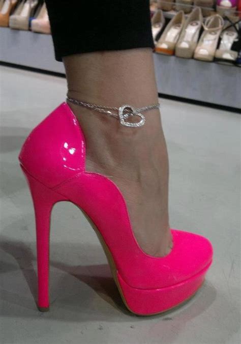 Hot Pink Pumps I Could Never Wear These But Theyre Pretty Snazzy I Love The Ankle Bracelet