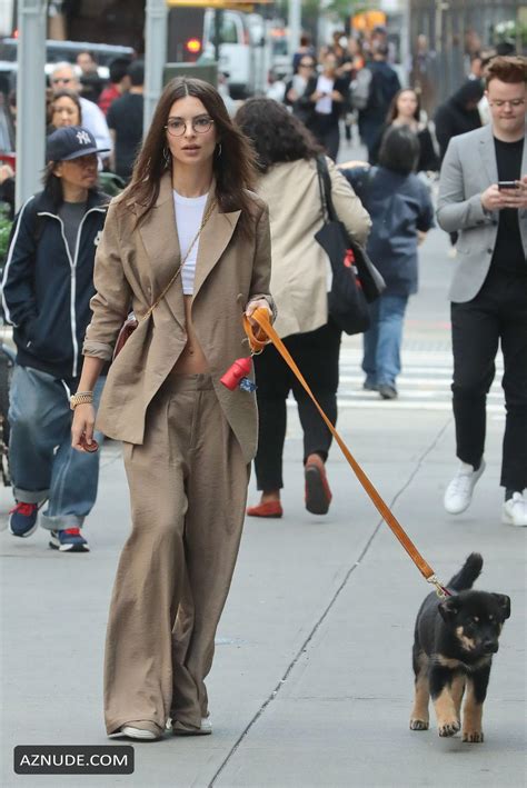 Emily Ratajkowski Walking Her Puppy Colombo In New York City 0306