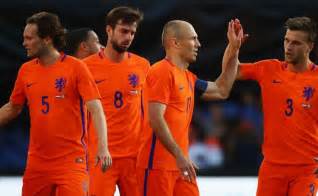منتخب هولندا في آخر ظهور رسمي له كان قد حل ثانيا في المجموعة الأولى من دوري الأمم الأوروبية برصيد 11 نقطة خلف منتخب إيطاليا الأول 12 نقطة. هولندا تتعافى سريعاً وتتغلب على بلغاريا بثلاثية
