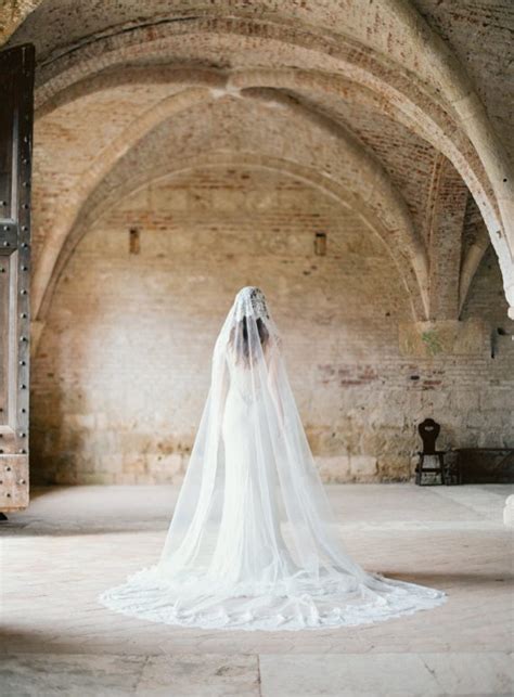 How To Wear A Mantilla Wedding Veil Emmaline Bride