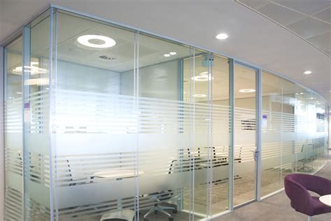 4 Reasons Frosted Glass Partitions Are Beneficial For Todays Offices