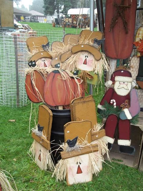 Love These Fall Scarecrows Fall Halloween Crafts Fall Crafts Halloween Wood Crafts