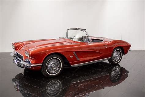 The 1962 corvette was offered in solid colors only, the grill is blacked out and the chrome trim all engines were now 327 ci, the 283 ci was retired in 1961. 1962 Chevrolet Corvette For Sale | St. Louis Car Museum