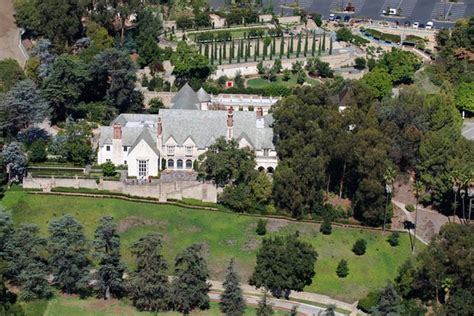 Youll Want To Tour The Greystone Mansion In Southern California