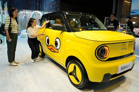 Shanghai Auto Show: Chinese carmakers confident of overtaking Japan as