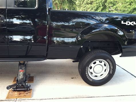 Jacking Up The Truck From The Step Rails Ford F150 Forum