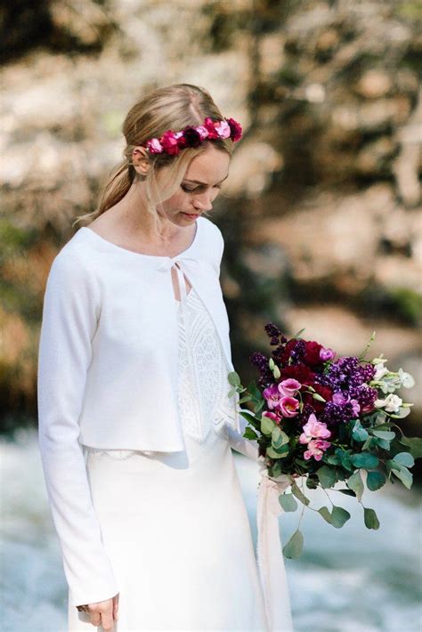 Kaufen sie von milanoo für das schicke und gute qualit?t 2021 boho & bohemian hochzeitskleid in einem erschwinglichen preis. Brautjacke fuer den Winter aus warmer Wolle fuer die ...