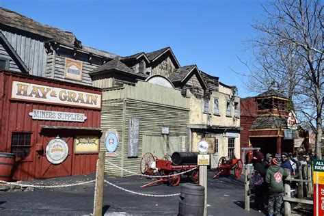 Silver Dollar City — Bransons Unique Amusement Park Adventure On The