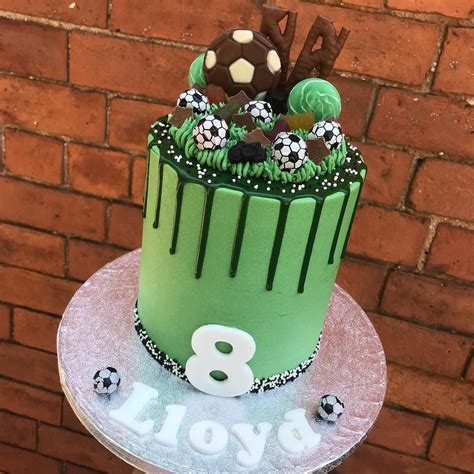 Gateau Football Football Themed Cakes Soccer Cake Football Birthday Cake