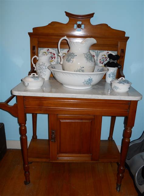 Antiques For Todays Lifestyle Antique Washstands