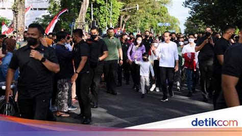 Jokowi Jalan Santai Bareng Jan Ethes Di Cfd Solo Ada Ganjar Erick