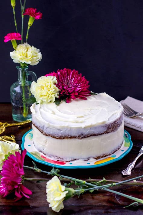You don't necessarily have to go all the 1.trim the rounded edges of two of the cakes. Cheesecake Layered Carrot Cake - Sugar Spun Run