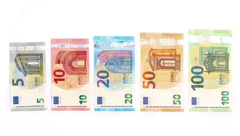 Currency In France A Travel Money Guide For Australians Heading To Paris