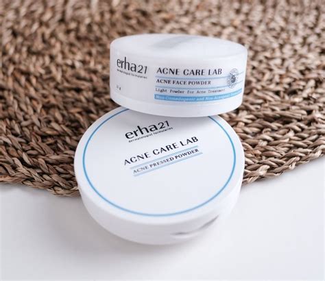 Setelah itu, gunakan foundation yang mengandung spf 25 atau bedak yang mengandung spf 15. 2 Rekomendasi Bedak yang Cocok untuk Kulit Berjerawat ...