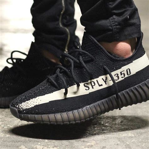 Adidas yeezy boost 350 v2 reflective color: Adidas Originals Yeezy Boost 350 V2 Black-White - Kick Game