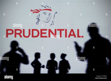 Prudential Screen Hi Res Stock Photography And Images Alamy