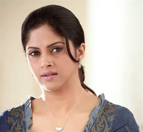 Nadhiya Latest Spicy Photos For Malayalam Movie Stills Images Chennai