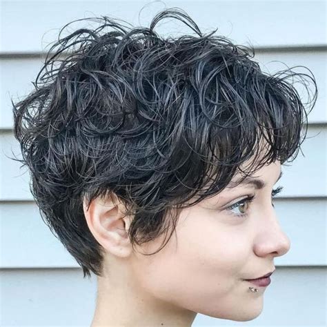 Short Shag Hairstyles That You Simply Cant Miss Curly Pixie Hairstyles Short Shag