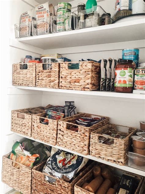 EASY PANTRY ORGANIZATION | Signing Steph