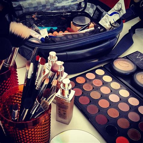 Jadi sila beli lebih awal untuk mengelakkan. Pin em MAKE UP CLASS