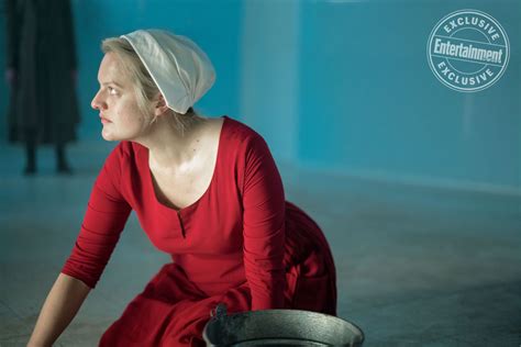 Hulus The Handmaids Tale Season 3 Preview Elisabeth Moss Interview