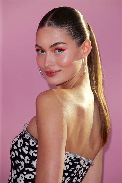 Founder @wearetala + @shreddy forbes 30 under 30 sunday times no. GRACE ELIZABETH at CFDA Fashion Awards in New York 06/03 ...