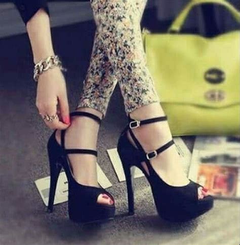 Pin By Safy On D P S Heels Dps For Girls Character Shoes