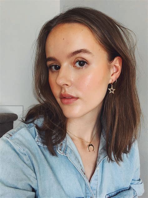 Amber Reynoldson Amberreynoldson • Instagram Photos And Videos About Hair Gal Instagram Photo