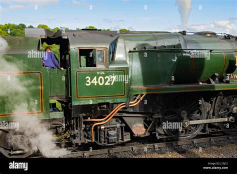 Sr West Country Class 4 6 2 Pacific Taw Valley Steam Locomotive No