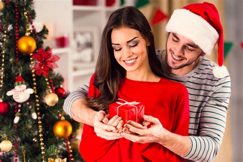 12 Idei De Cadouri De Crăciun Pentru Bărbați și Femei Surprinde ți