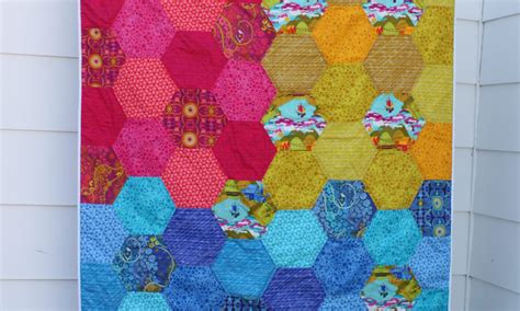 Colour Blocked Modern Hexagon Quilt Daydreams Of Quilts Blog