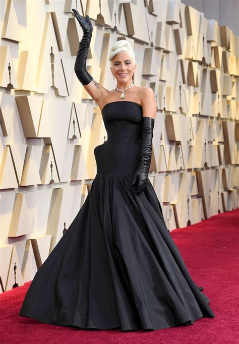 Oscars 2019 Lady Gaga Does Punk Lite Audrey In Alexander Mcqueen Tom