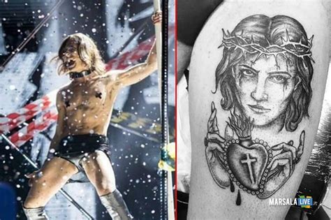 Scopriamo il significato dei suoi tattoo! Sulla gamba del cantante Damiano dei Maneskin il suo volto ...