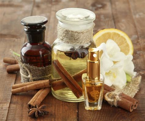 In this article, we look at the essential oils that may be best able to fight bacteria, including cinnamon, oregano, and lavender. Cinnamon Oil Allergy | LIVESTRONG.COM