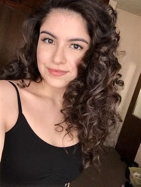 I Feel Cute With My Curls Selfie