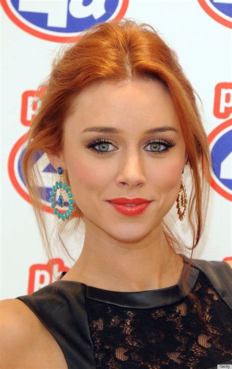 These Celebs Gave Us Lessons On How Not To Wear Eye Makeup Red Haired