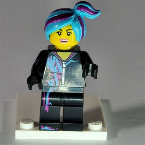 Lucy Wyldstyle Lego Movie 2 Minifigure Azure And Magenta Hair Set 70847