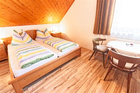 Ferienwohnung, ferienhaus und pension privat vom vermieter für ihren urlaub in cuxhaven an der nordsee mieten. Schlafzimmer 2 • FERIENWOHNUNG / APARTMENT in Mariapfarr ...