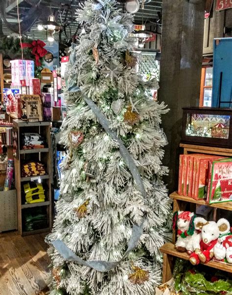 Holiday catering & christmas dinner to go Old Neko: 2019 Christmas Trees at Cracker Barrel